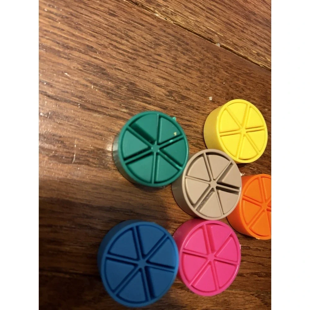 Trivial Pursuit replacement game‎ pieces wedges and pies